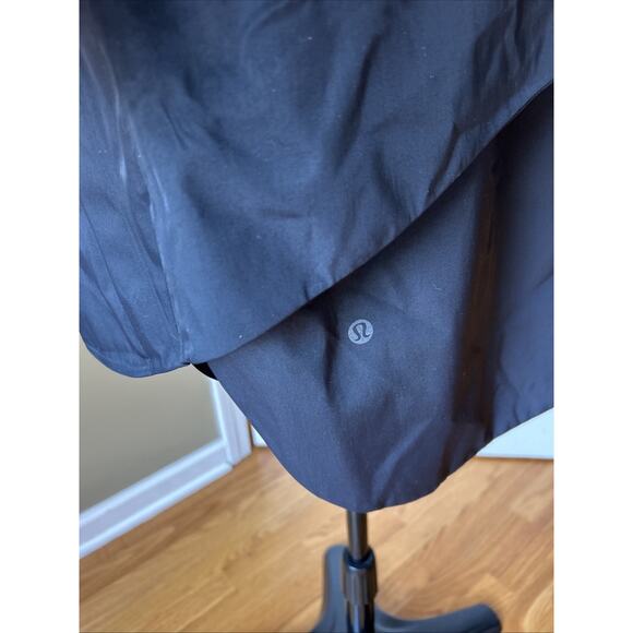 Lululemon Black full zip hood Vented Jacket Black zip pockets hi low hem sz 6 Ne - Picture 12 of 16